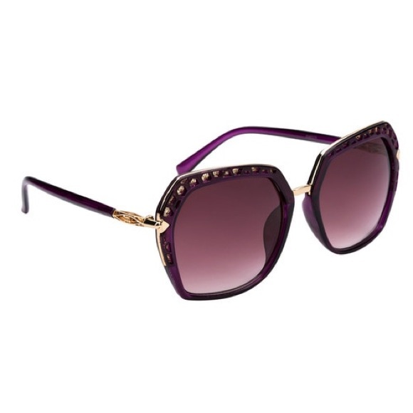 Two for $30 sunglasses they come with a hard case - Picture 3 of 5